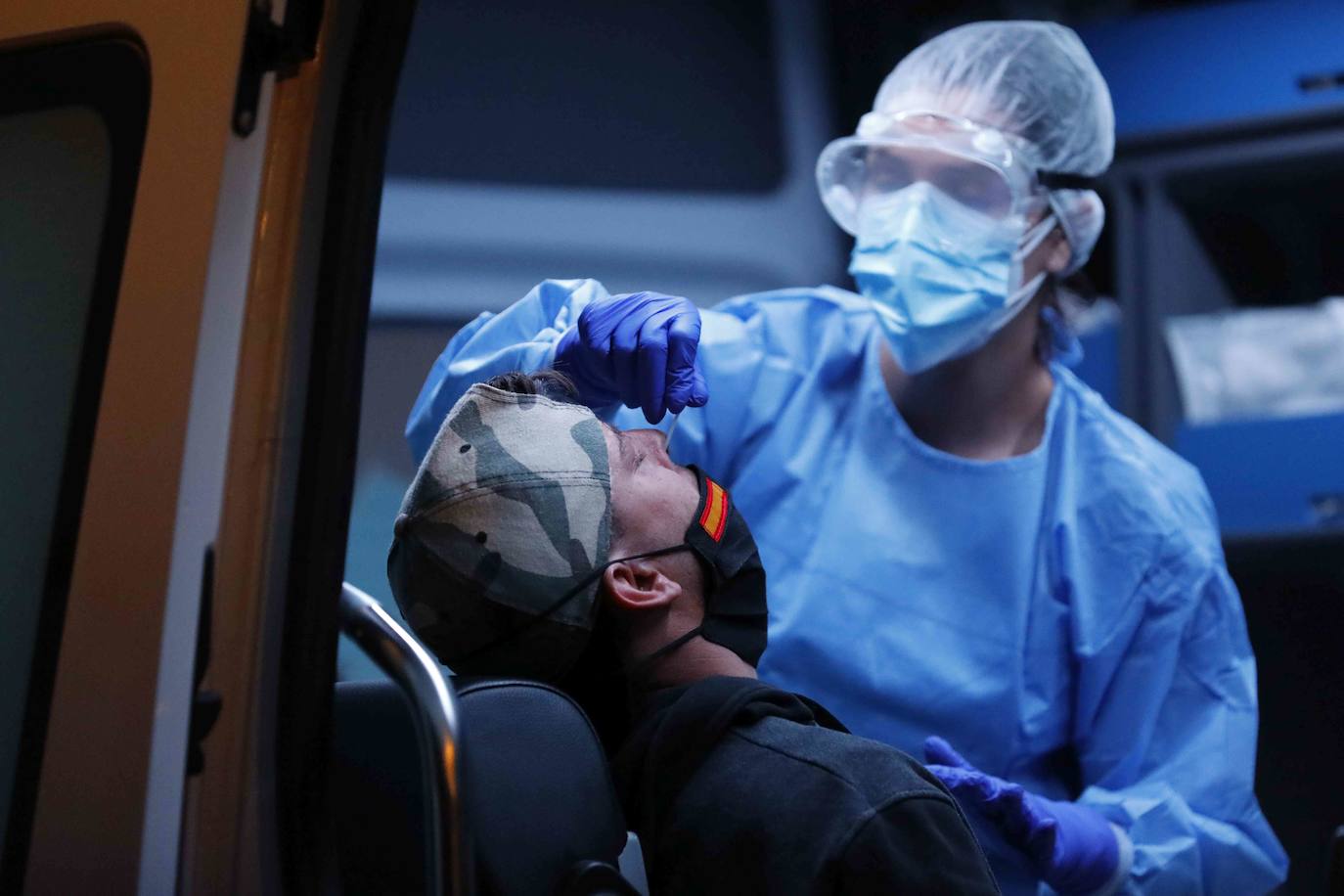 Se espera que más de 2.000 personas se sometan a las pruebas. 