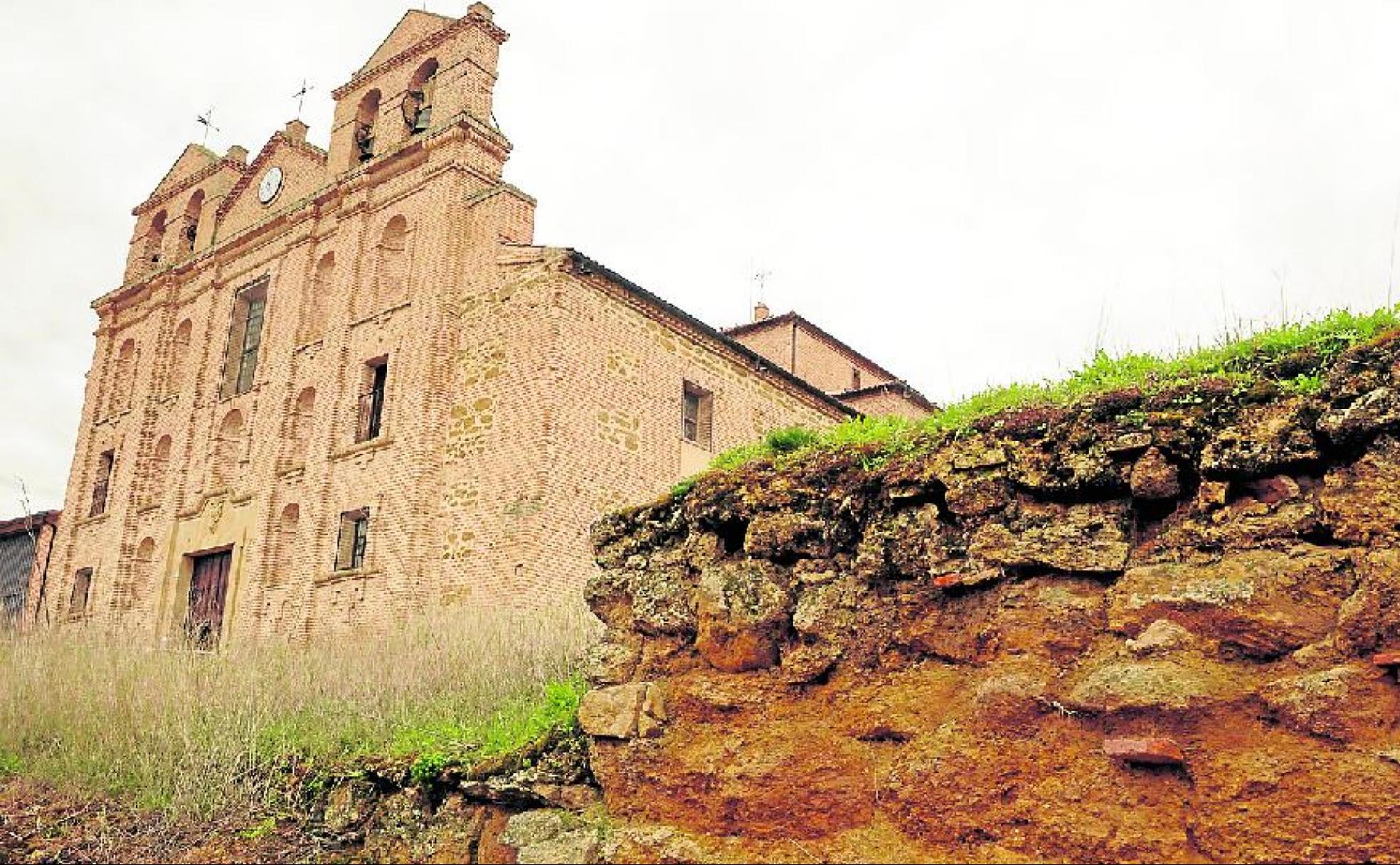 Vista exterior de la iglesia del antiguo Convento de Nuestra Señora de la Merced, actual Parroquia de San Pedro. 