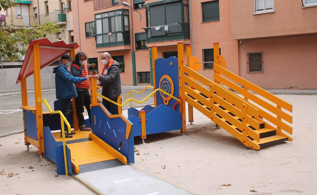 El barrio de San Millán cuenta con dos nuevos espacios para juegos