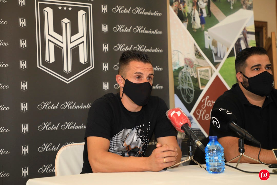 Momento de la rueda de prensa de Piojo