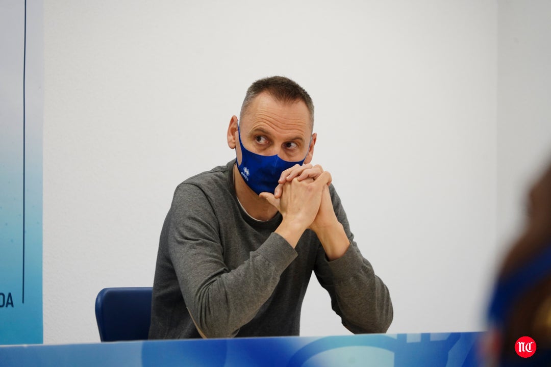 Acto de presentación de las jugadoras de Avenida.