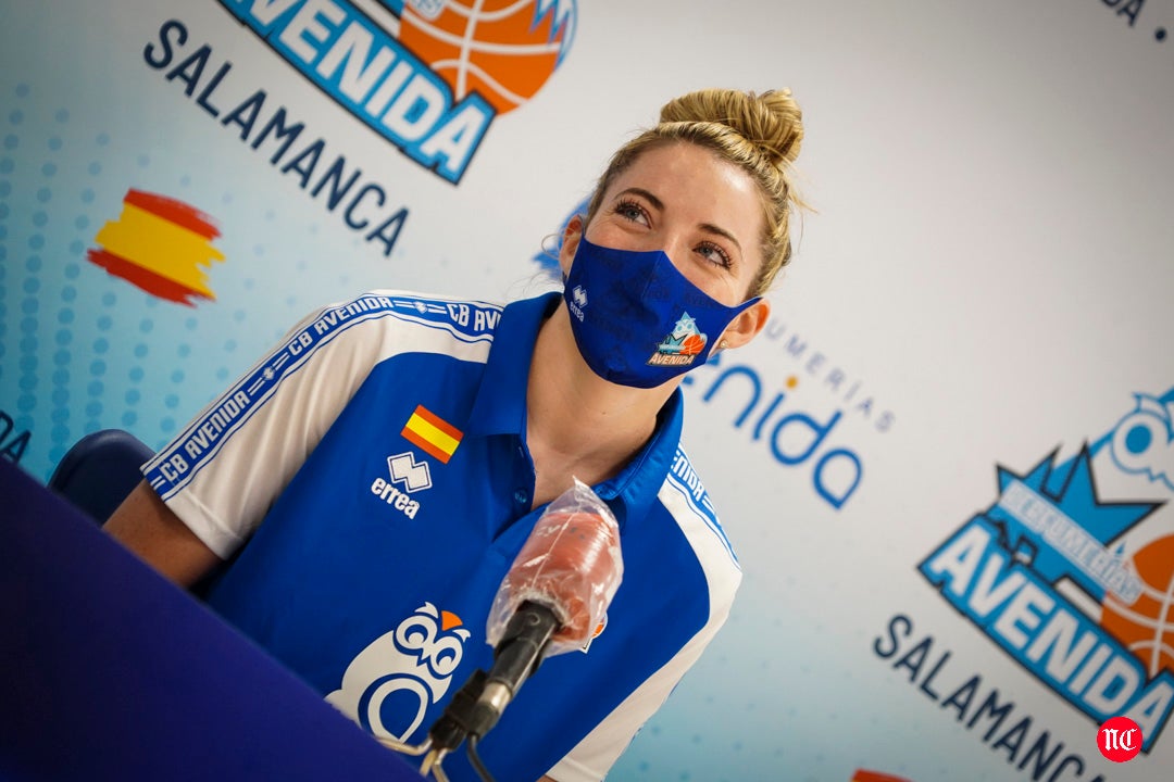 Acto de presentación de las jugadoras de Avenida.