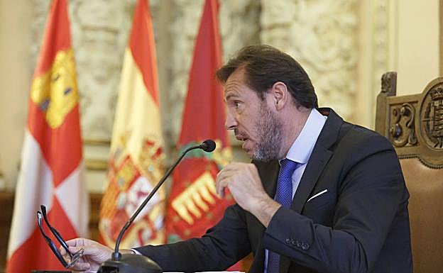 Óscar Puente, durante la rueda de prensa. 
