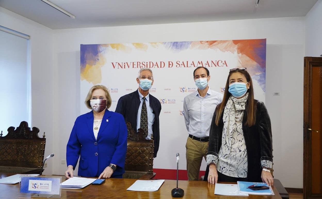 Purificación Galindo, Eugenio Santos, Álvaro Otero y Dolores Tabernero presentaron el proyecto. 