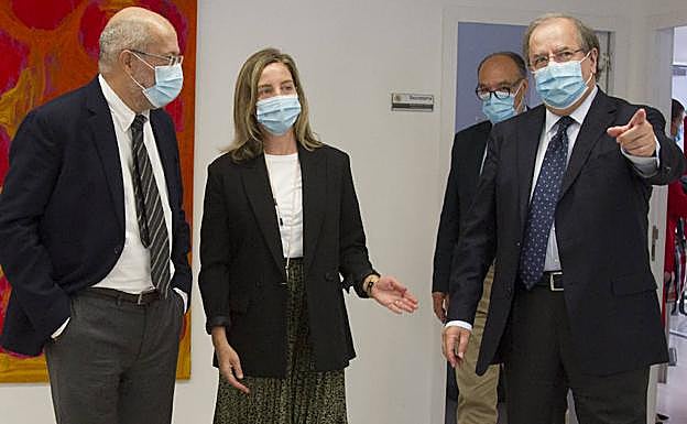 Francisco Igea, a la izquierda, con Juan Vicente Herrera, a la derecha, hace unas semanas, en la visita del primero al Consejo Consultivo de Castilla y León en la sede de Zamora.