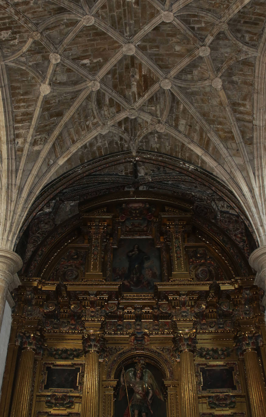 El histórico templo de San Miguel, en peligro. 