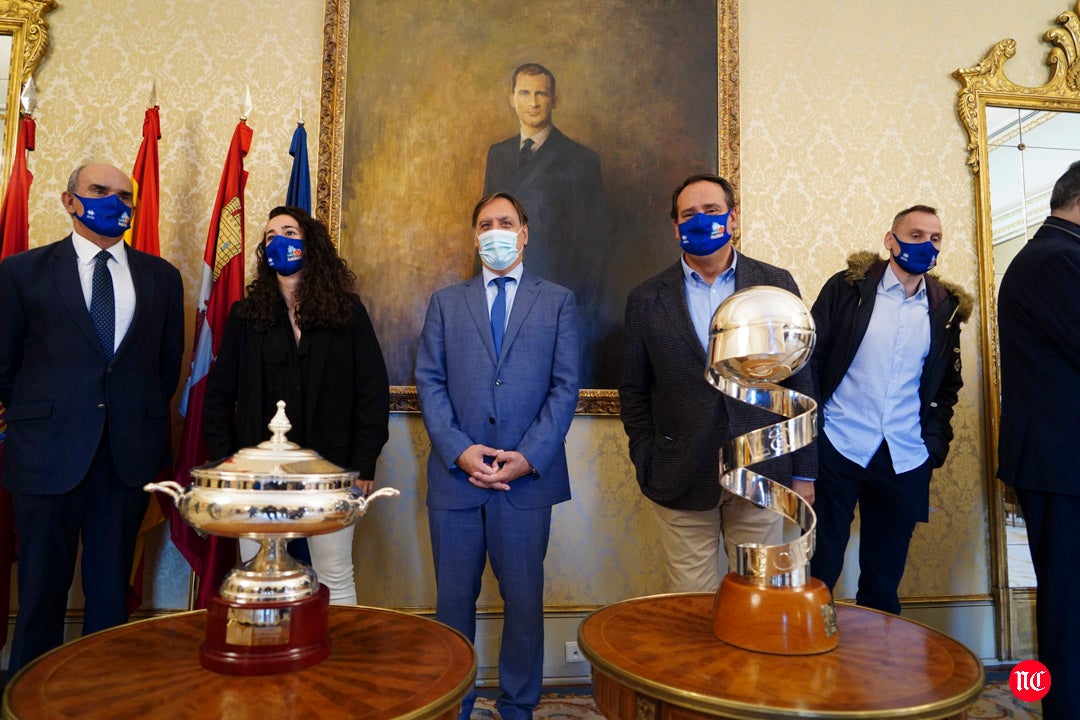 Recepción en el Ayuntamiento de Salamanca al Perfumerías Avenida