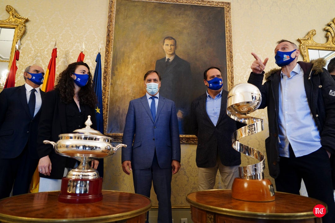 Recepción en el Ayuntamiento de Salamanca al Perfumerías Avenida