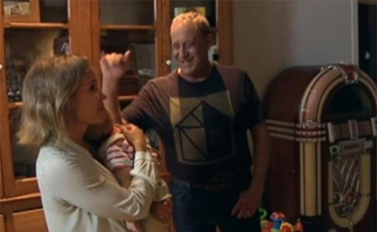 Mainat con su esposa Angel Dobrowolski y uno de sus hijos en común en una imagen de archivo. 