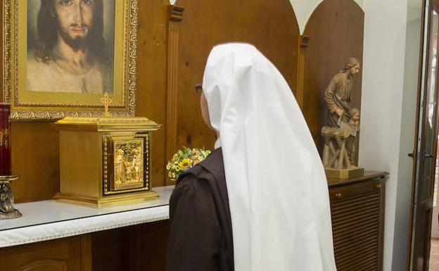 Las Hijas de Jesús confinadas en Valladolid permanecen estables y solo una está ingresada