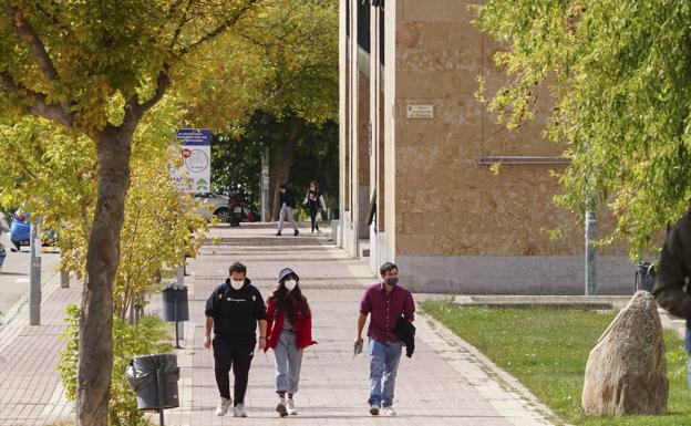 La Universidad de Salamanca expulsa a 36 estudiantes por incumplir las normativas educativas y sanitarias