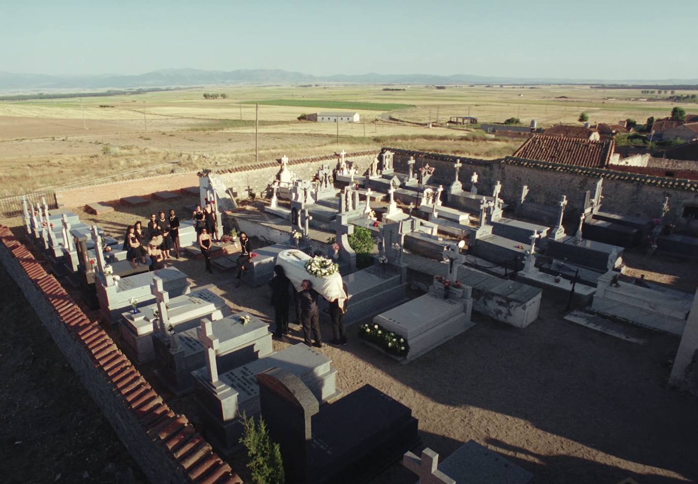 Imagen principal - Distintam imágenes del videoclip.