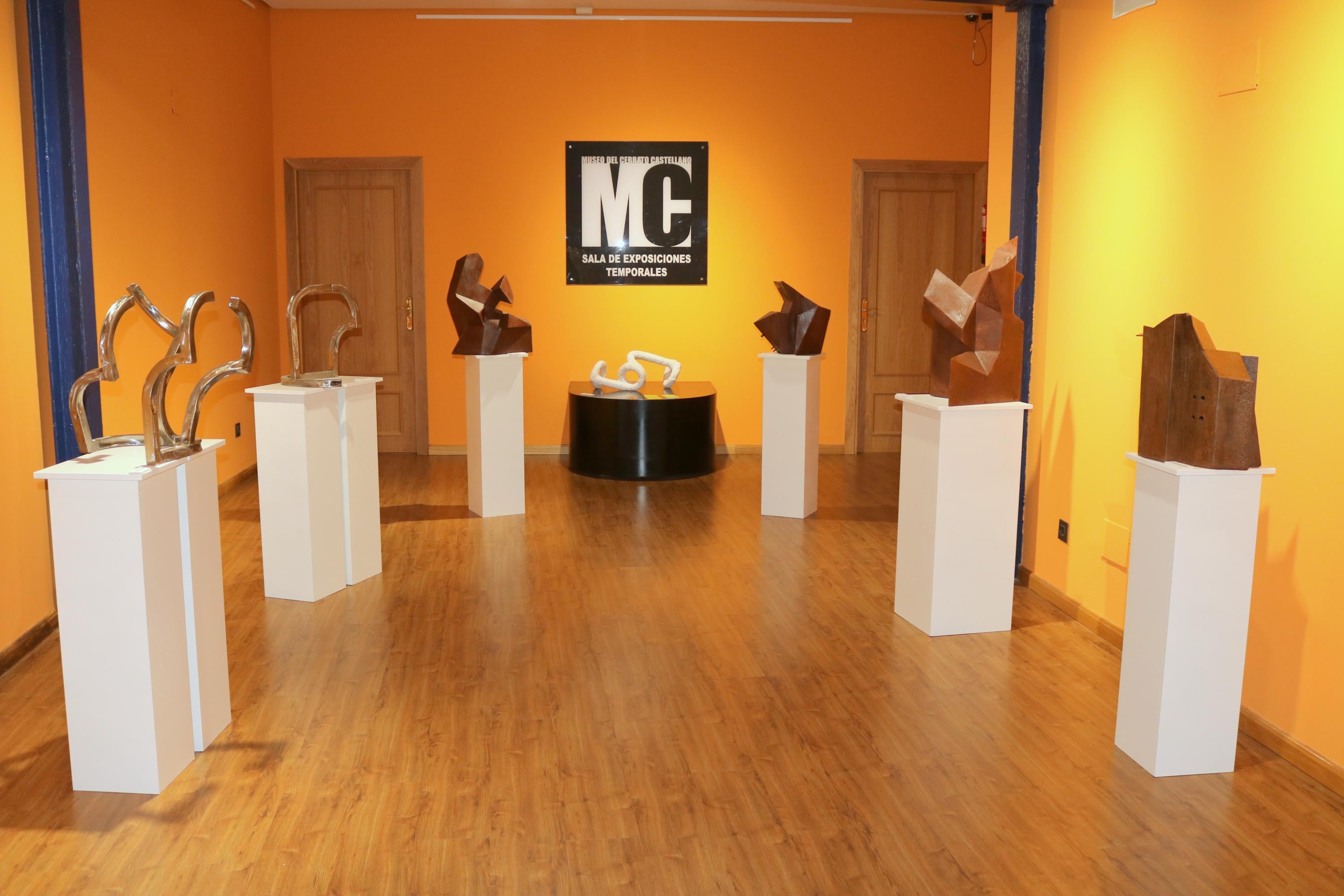 Fotos: El escultor Carlos Mediavilla expone &quot;El Arte y la Vida&quot; en Baltanás