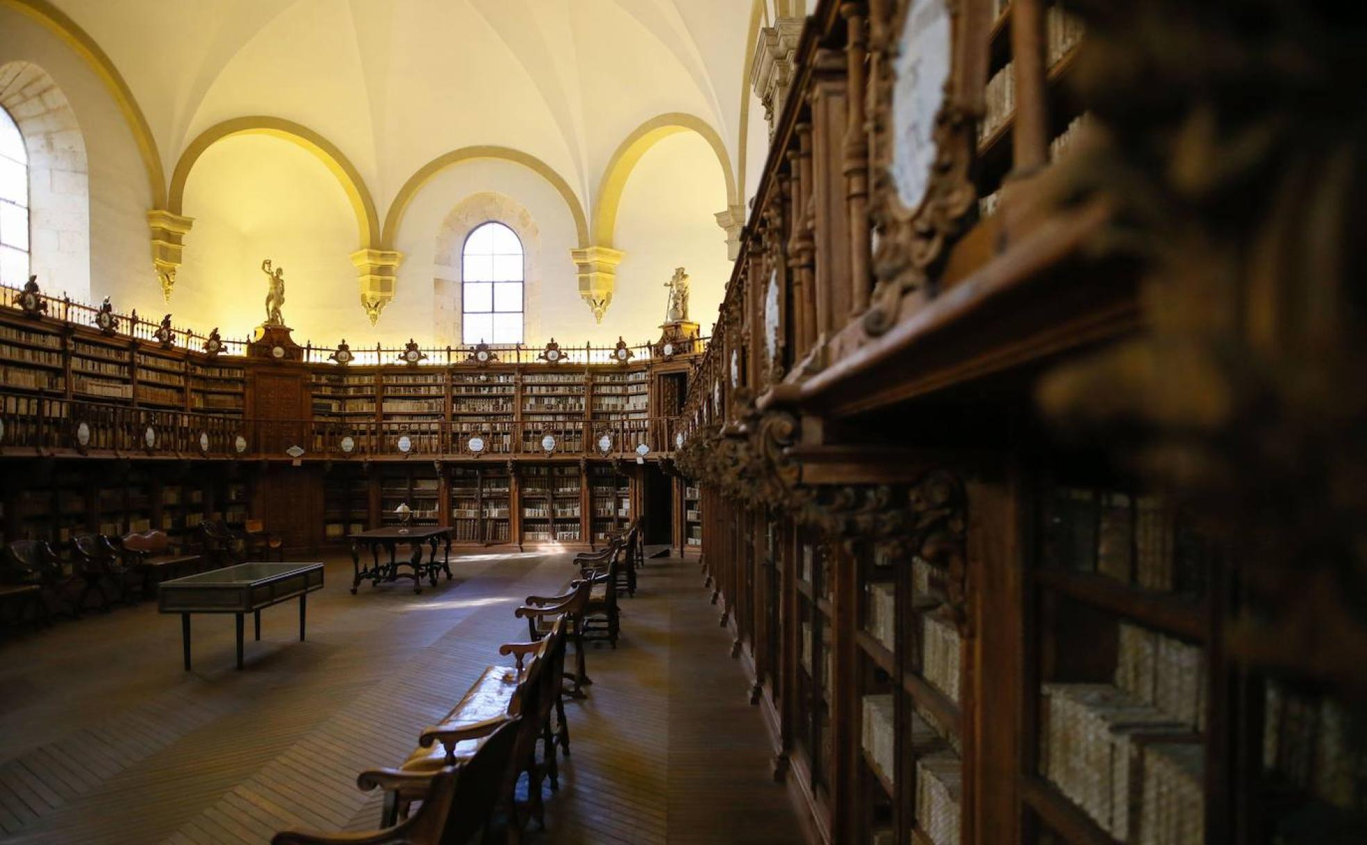 Interior de la Biblioteca Histórica de la Universidad.