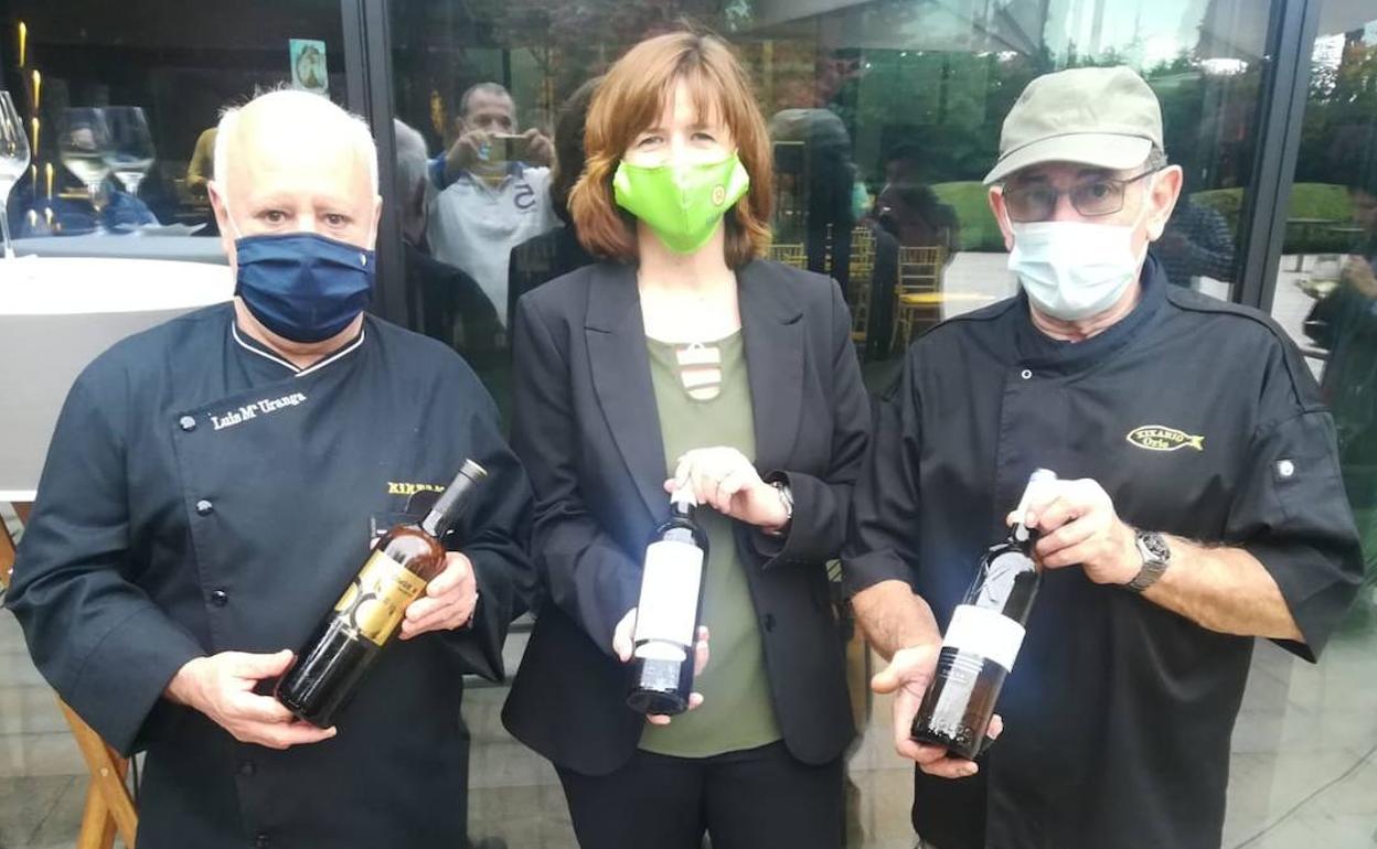 El chef Luis Mari Uranga, Ana Lahiguera (Brand Ambassador de la DO Rueda) y Juan Andrés Elizondo (ayudante de cocina de Luis Mari Uranga).