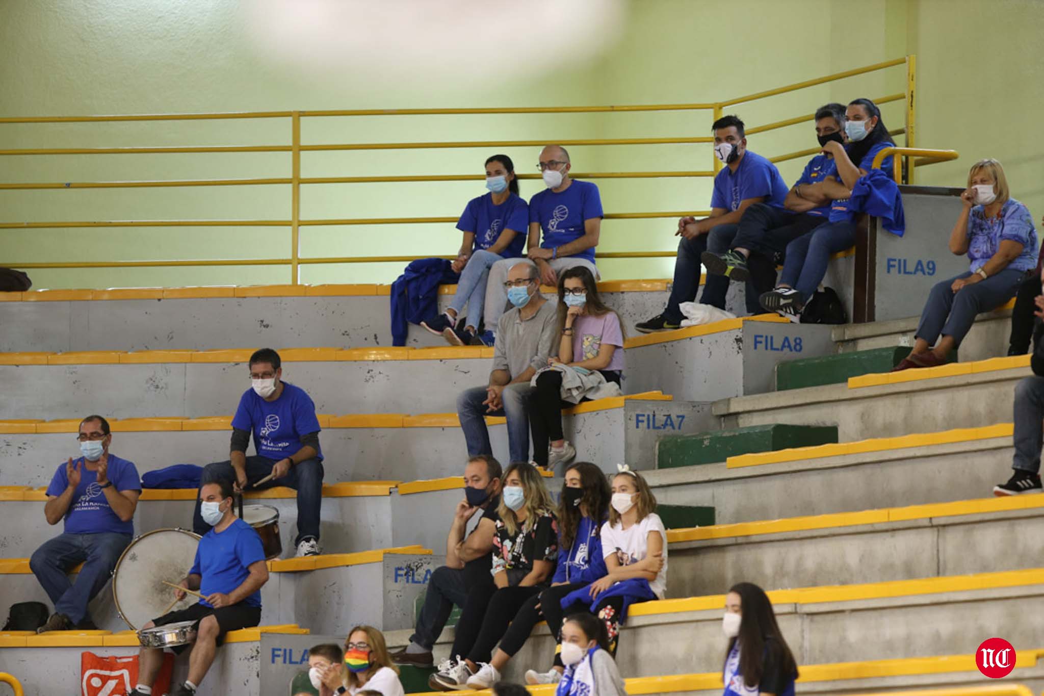 Aficionados del CB Perfumerías Avenida