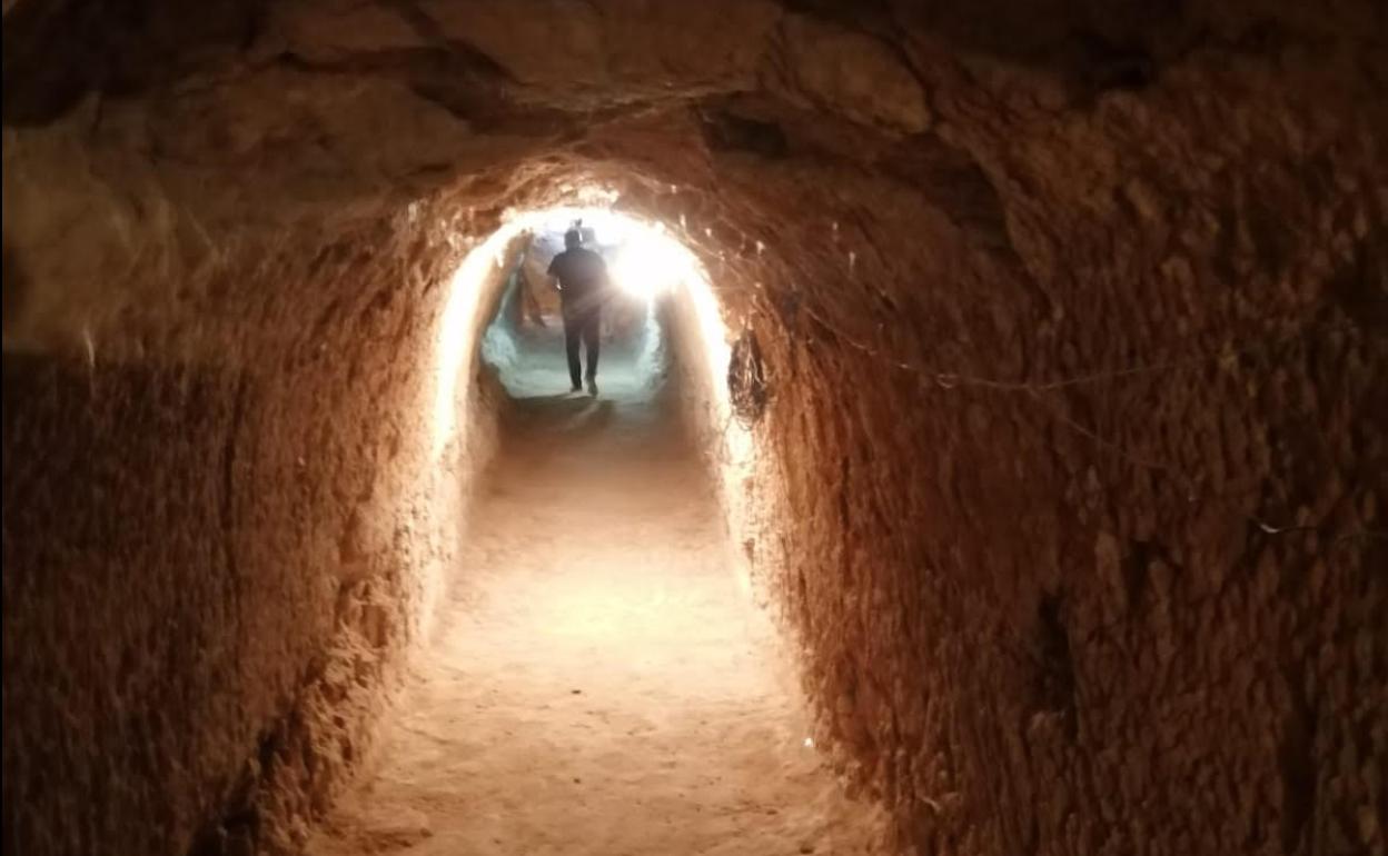 Aspecto de uno de los túneles del castillo.