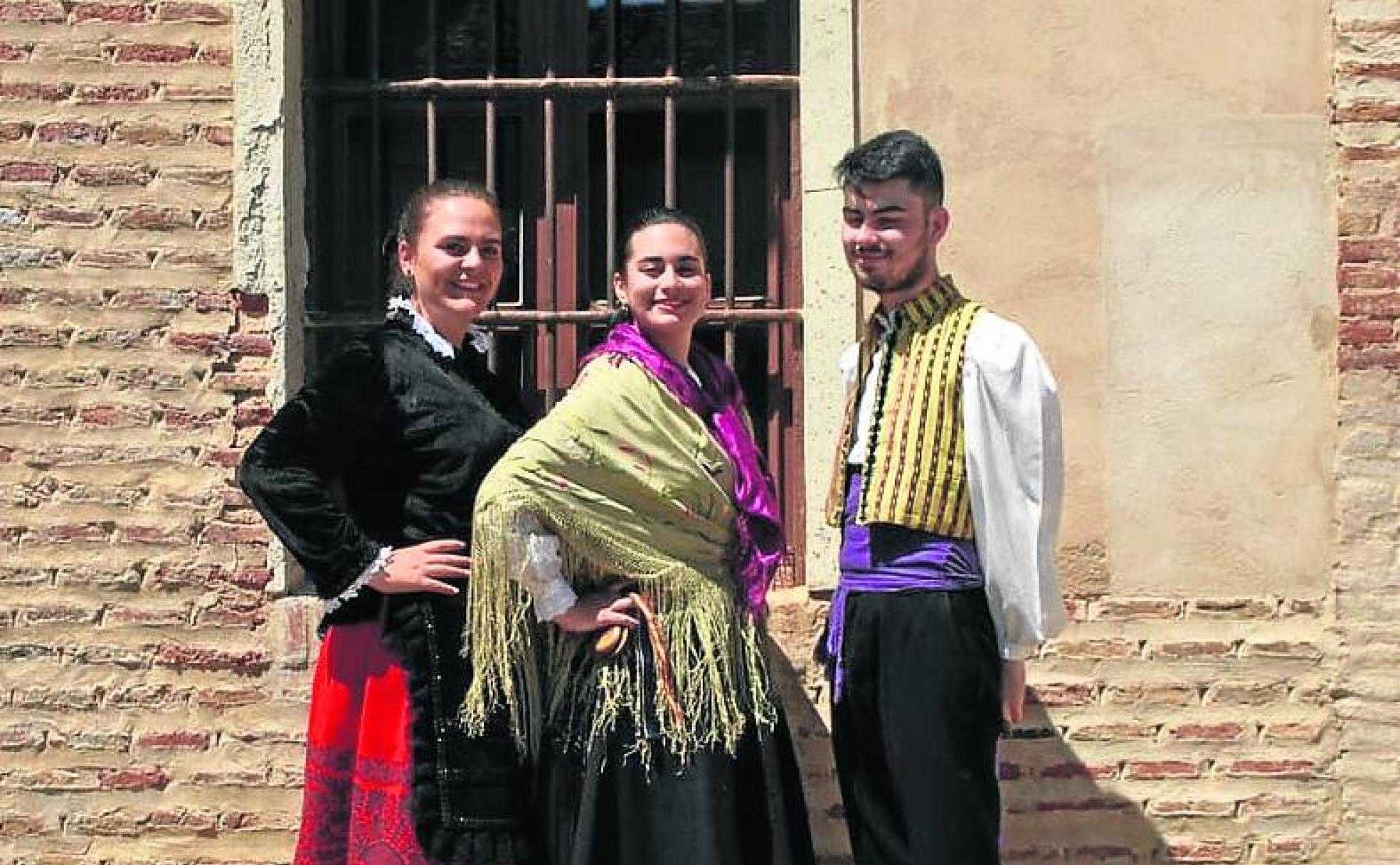 Los tres danzantes palentinos.