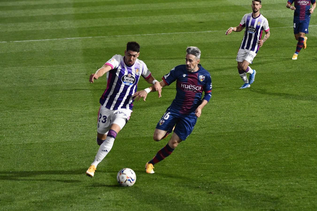 Fotos: EMpate del Real Valladolid en Huesca (2-2)