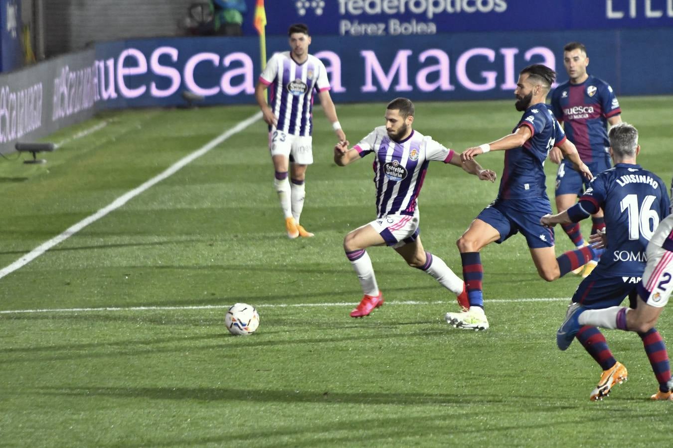 Fotos: EMpate del Real Valladolid en Huesca (2-2)
