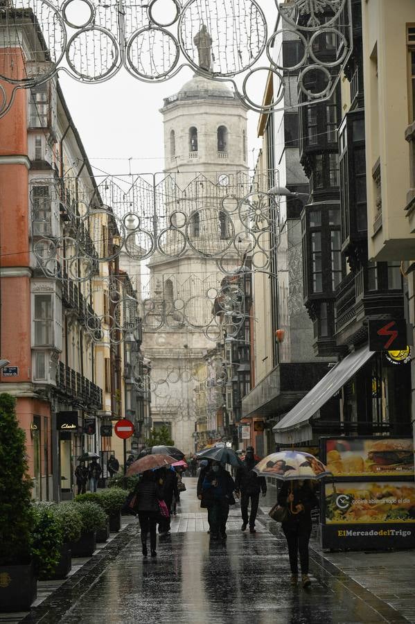Fotos: Día de lluvia en Valladolid por el paso de la borrasca &#039;Bárbara&#039;