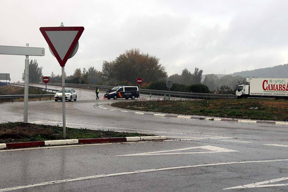 Controles de la Policía Local en el primer día de confinamiento en Burgos. 