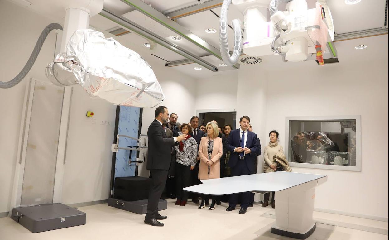 Autoridades municipales y regionales, en su visita del pasado enero al nuevo hospital. 