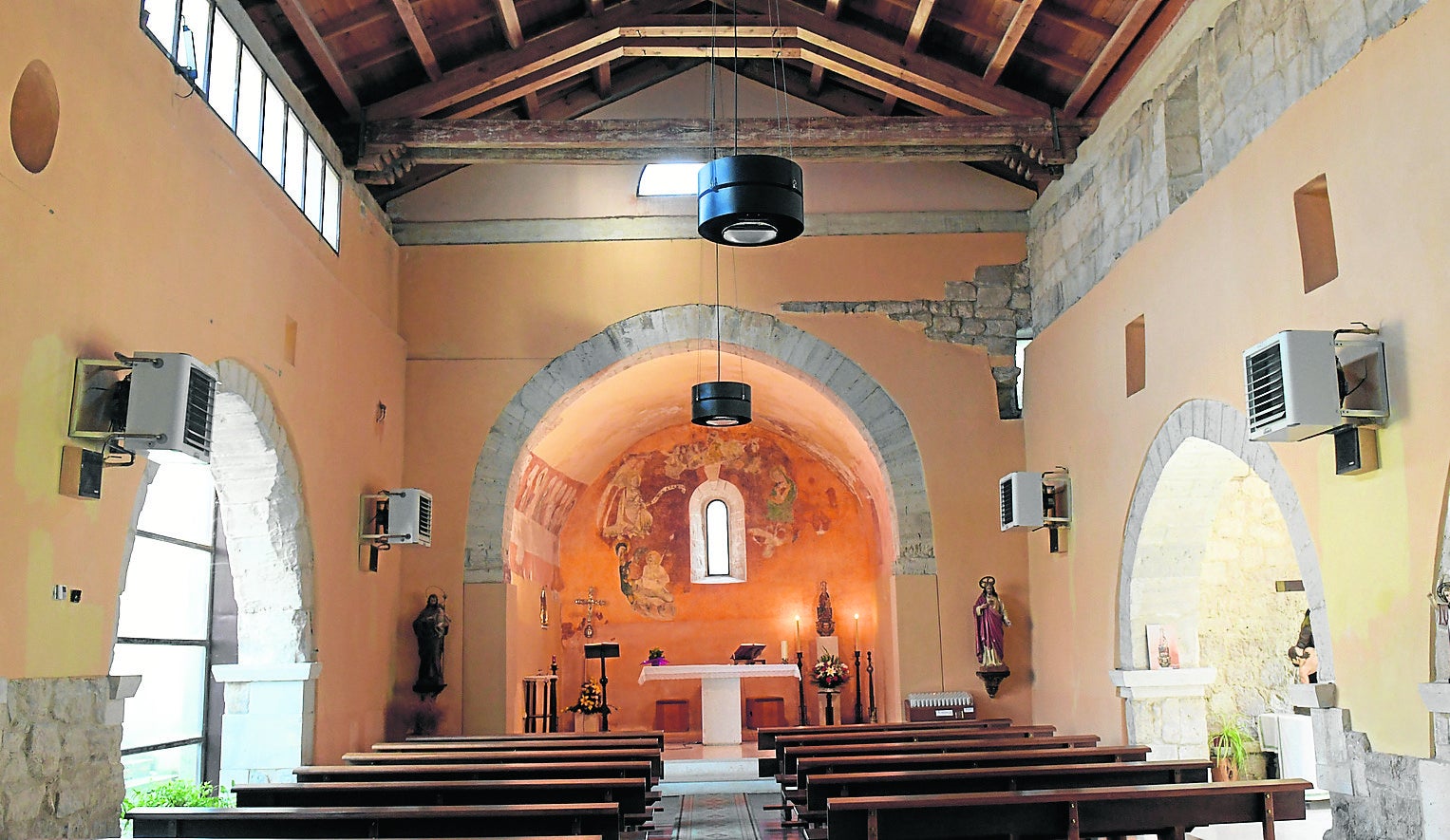 Vista general del interior de la iglesia de Santa María la Mayor.