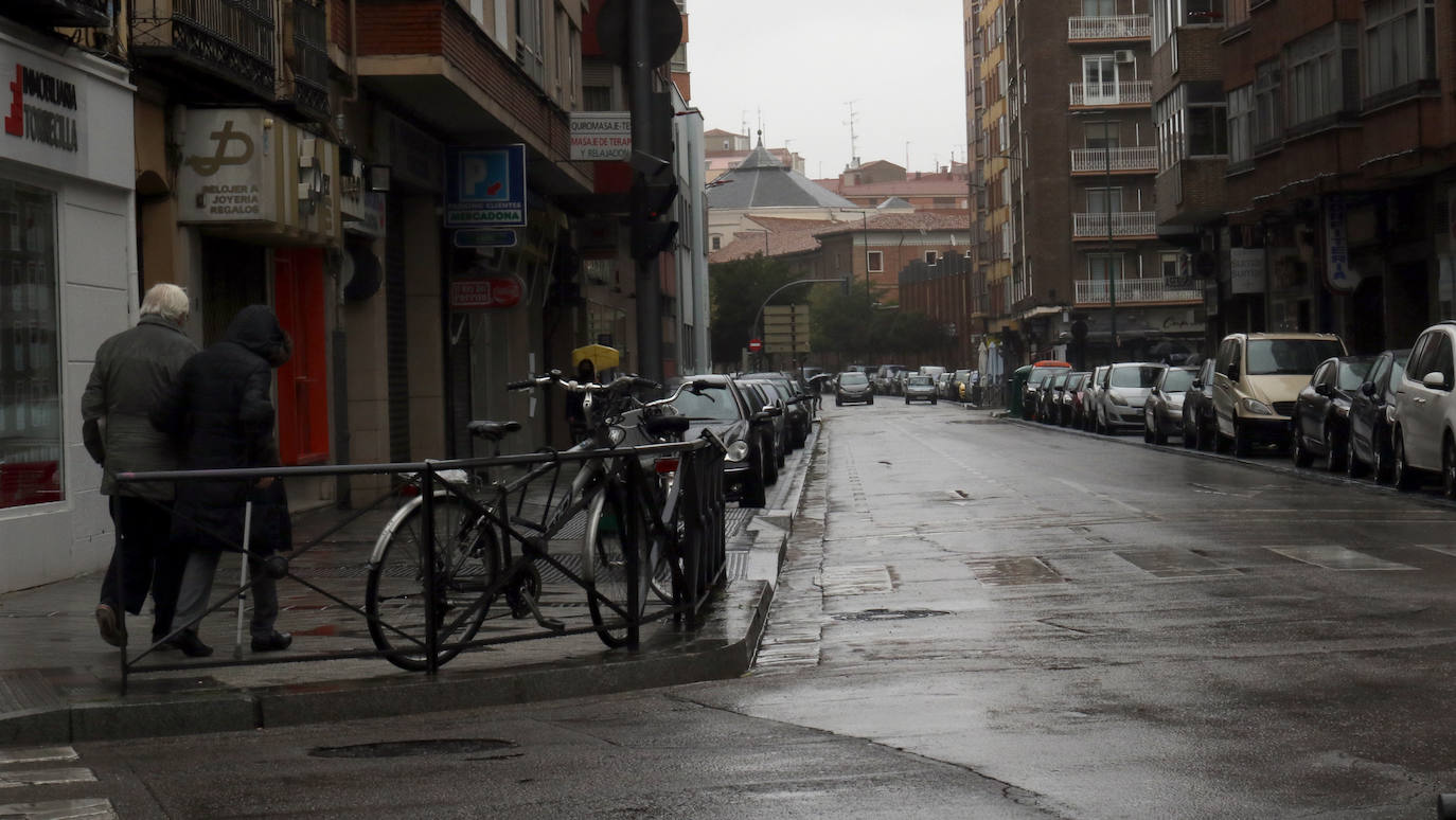 Fotos: Calles casi vacías en Valladolid durante la tarde del domingoqueda