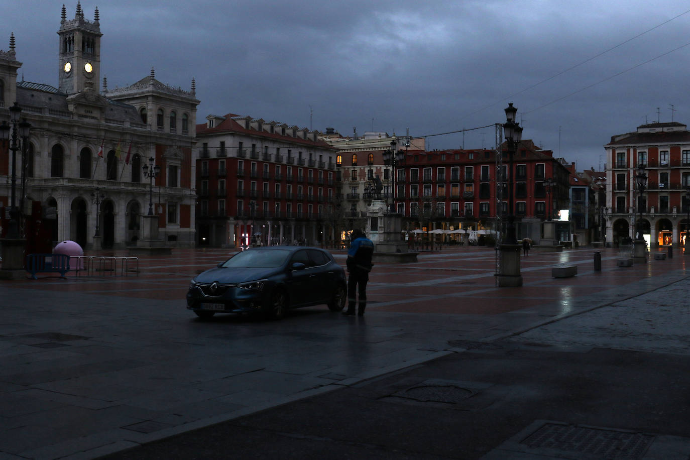 Fotos: Calles casi vacías en Valladolid durante la tarde del domingoqueda