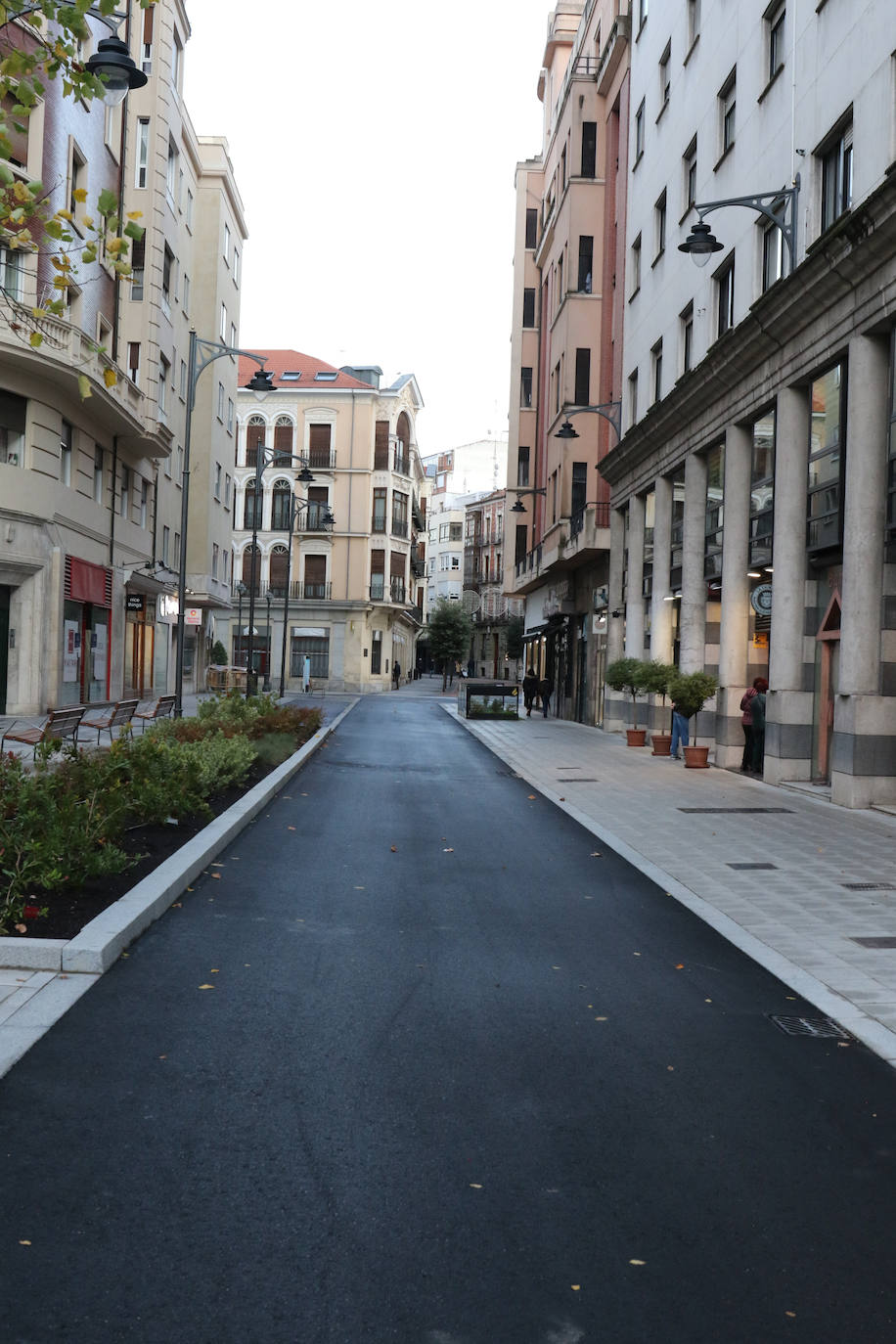 Fotos: Calles casi vacías en Valladolid durante la tarde del domingoqueda