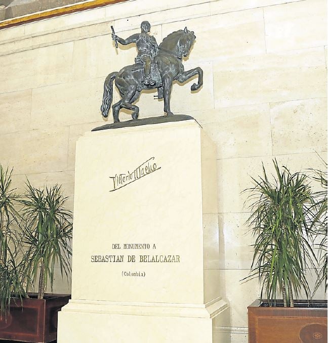 Boceto del monumento a Belalcázar realizado por Victorio Macho, que se expone en el Ayuntamiento de Palencia. 