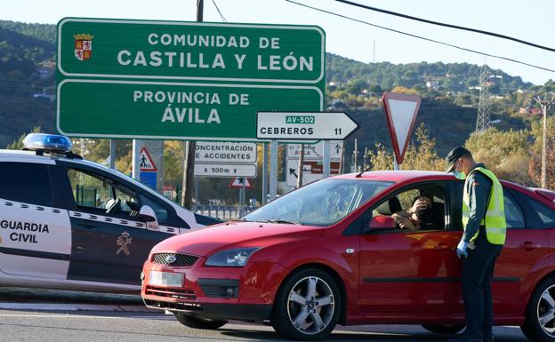 La Guardia Civil denuncia a 41 personas en Ávila por incumplir el toque de queda 