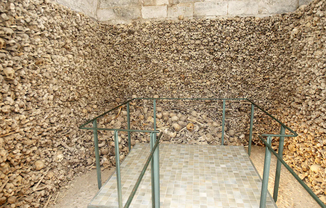 Wamba: relicario monumental de huesos y calaveras | El Norte de Castilla