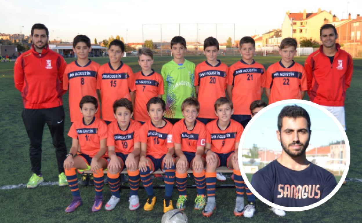 Daniel Bartolomé (i), junto a uno de los equipos que entrenó en San Agustín. 