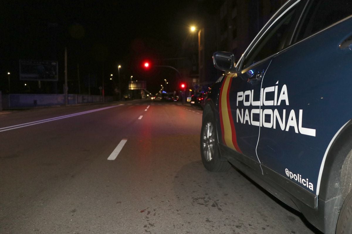 Cristian, durante una de las paradas a los vehículos. 