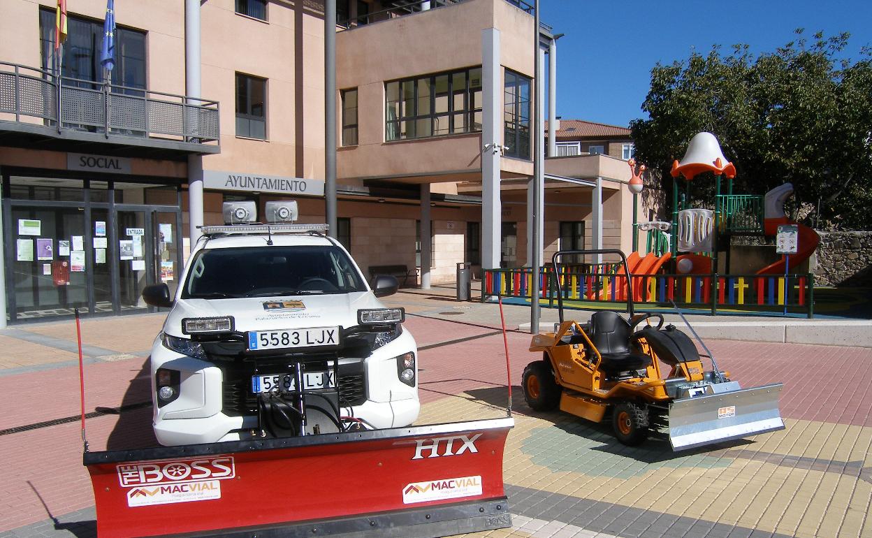Los dos vehículos que incorpora el Ayuntamiento de Palazuelos.