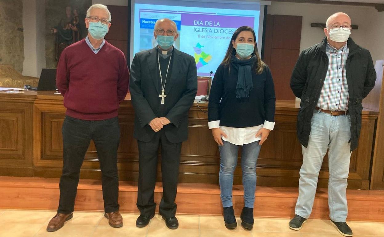 Fernando Sánchez, Jesús García, Mar Manzano y José Ángel Alvira tras la rueda de prensa. 