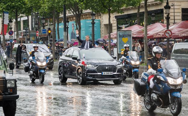 Emmanuel Macron en el DS 7 Crossback