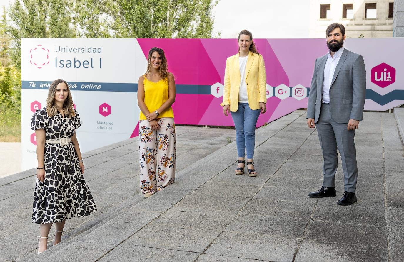 De izquierda a derecha Tania Corrás, Alba Mayor, Lorena Obregón y Marcos López-Flores, cuatro de los responsables de los proyectos interancionales en la Universidad Isabel I.