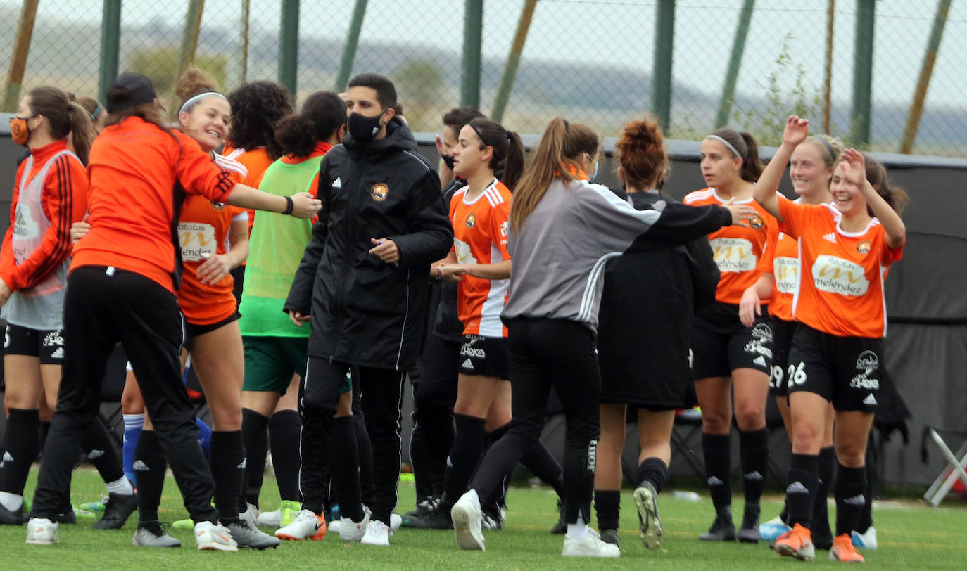 Fotos: El Parquesol logra su primera victoria de la temporada ante el Oviedo Moderno