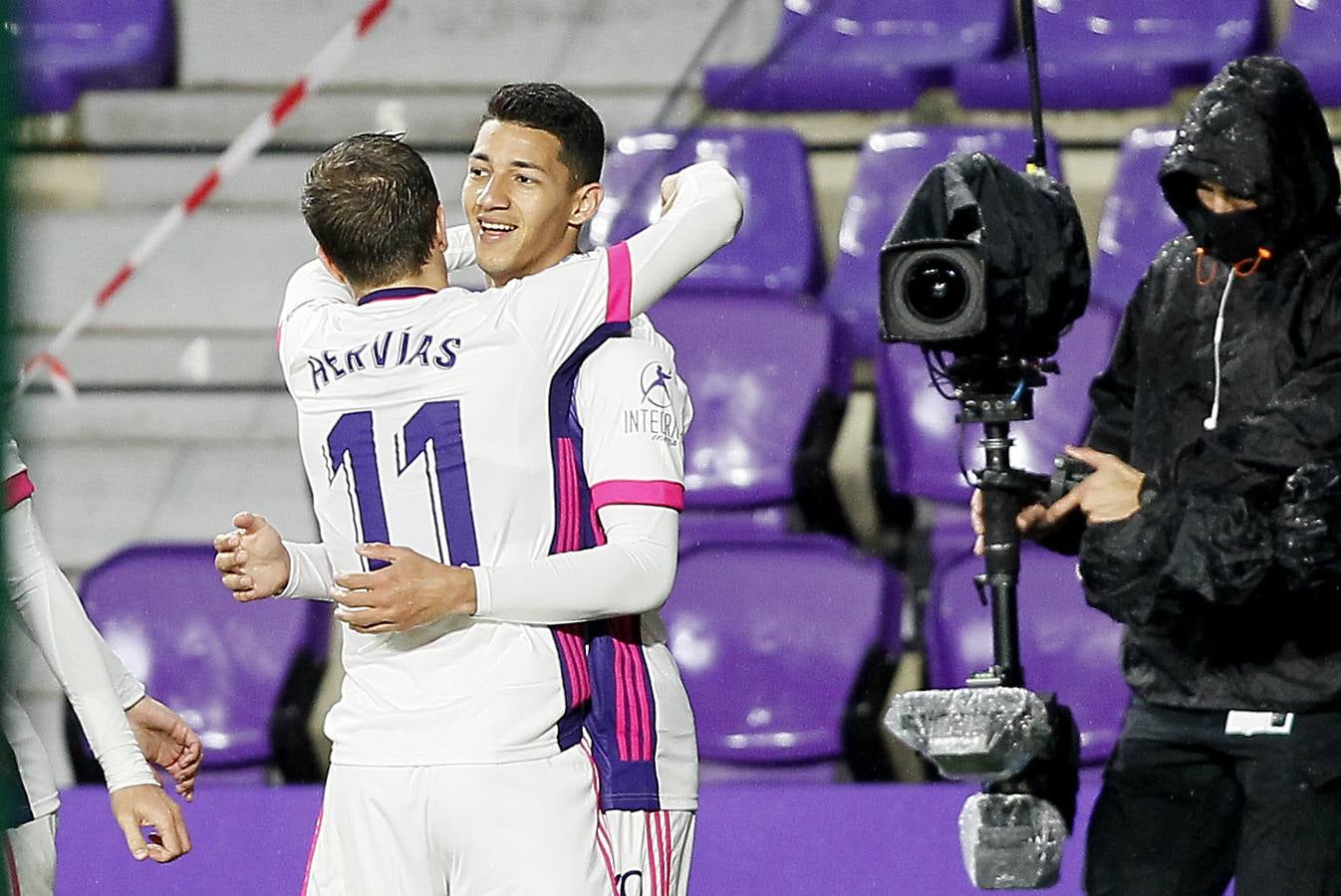 Fotos: Primera victoria de la temporada del Real Valladolid ante el Athletic