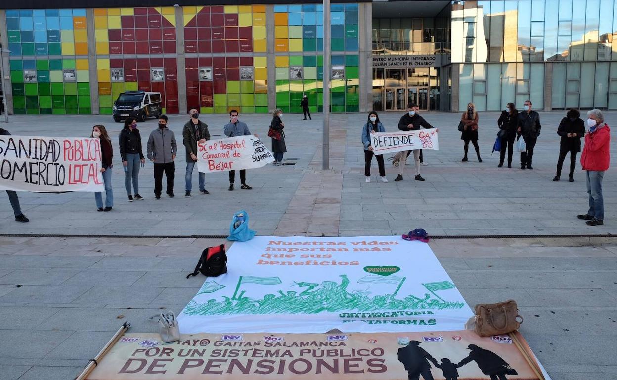 Concentración de ayer en la plaza de la Concordia.