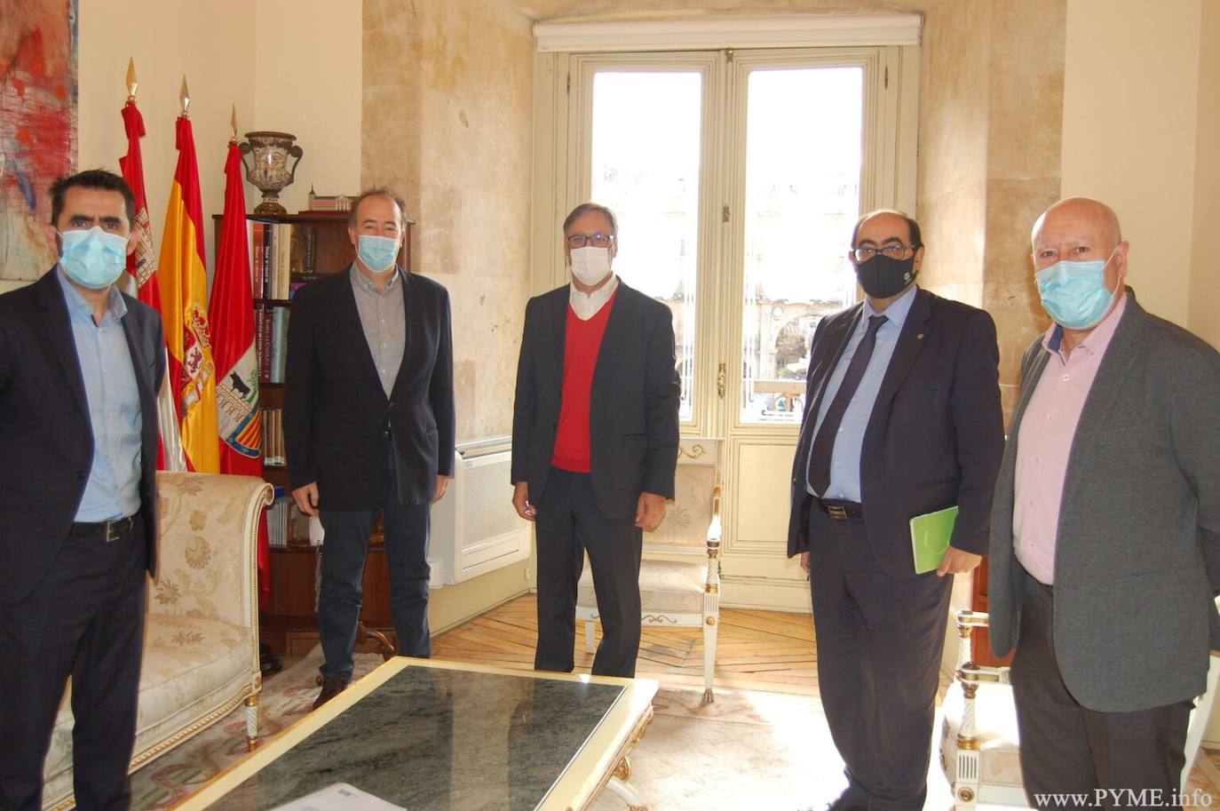 Gómez y Carbayo (centro). 