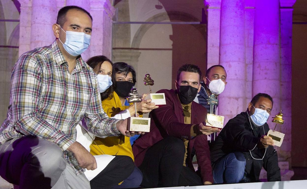 Alfonso Manzano (Caroba), Teresa Cordero e Isabel González (Puerto Chico) Emilio Martín (Suite 22), y Javier y Antonio González (Los Zgales) ganaron en el provincial por lo que representarán a Valladolid en el Nacional de Pinchos. 