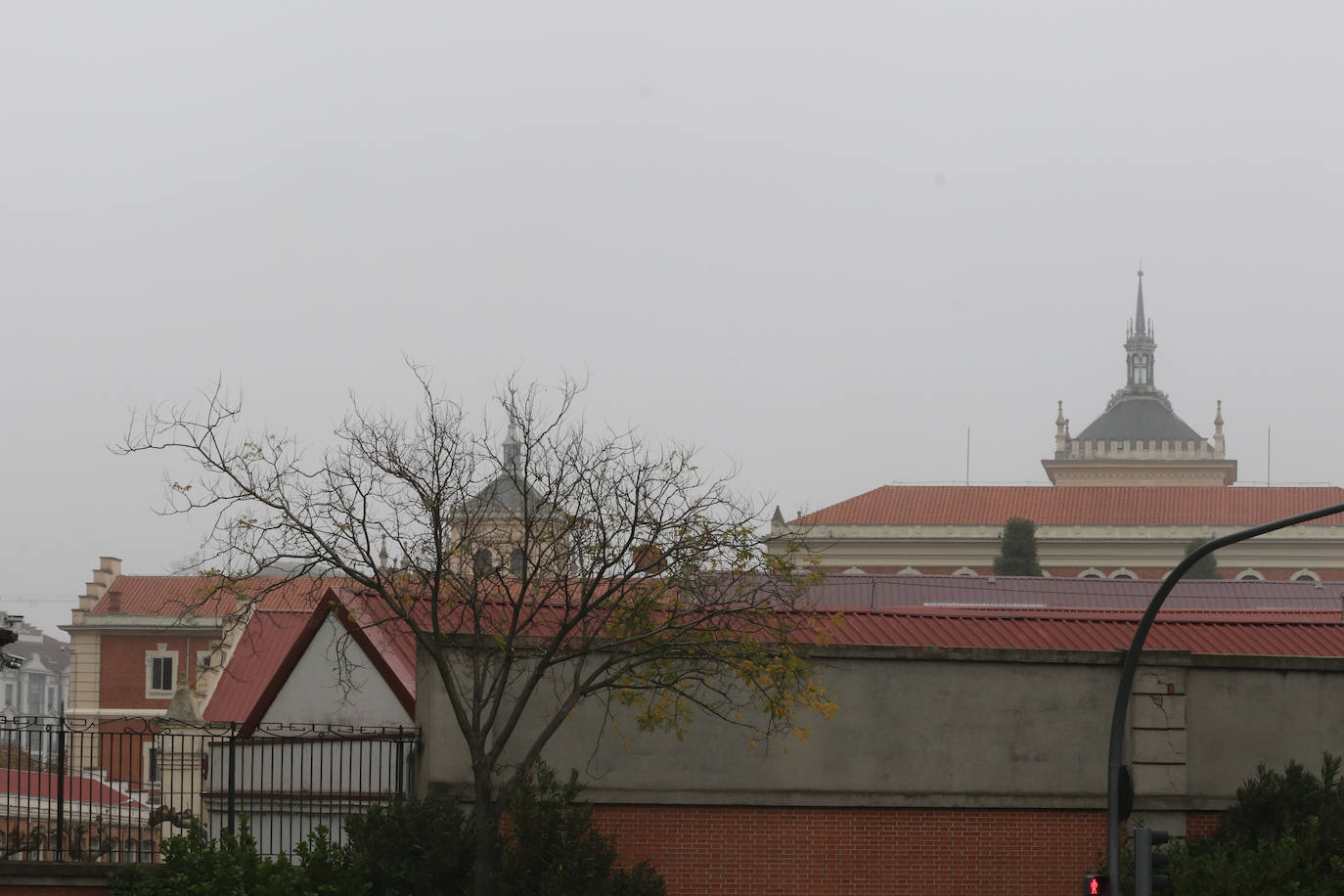 Fotos: Jornada de niebla en Valladolid