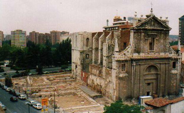 Estado en el año 2001 del templo de San Agustín.