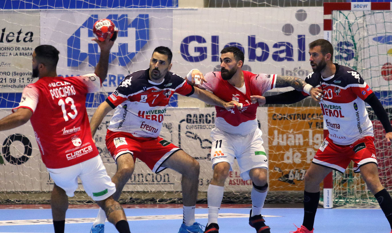 Encuentro de la Liga Asobal entre el Balonmano Nava y el Incarlopsa Cuenca 