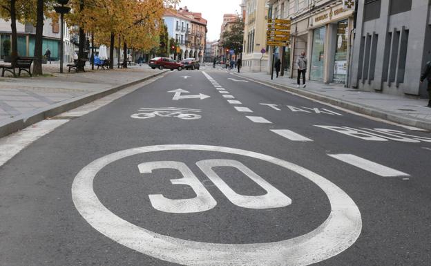 Solo las grandes vías de tráfico de Valladolid se librarán de una limitación a 30 kilómetros difícil de controlar