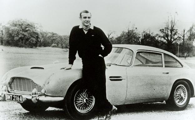 Sean Connery con el DB5